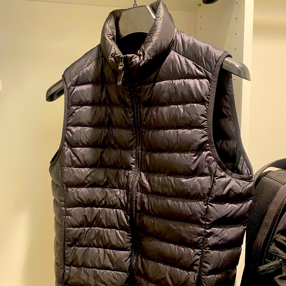 Uniqlo Men’s ULTRA LIGHT DOWN VEST - Black
